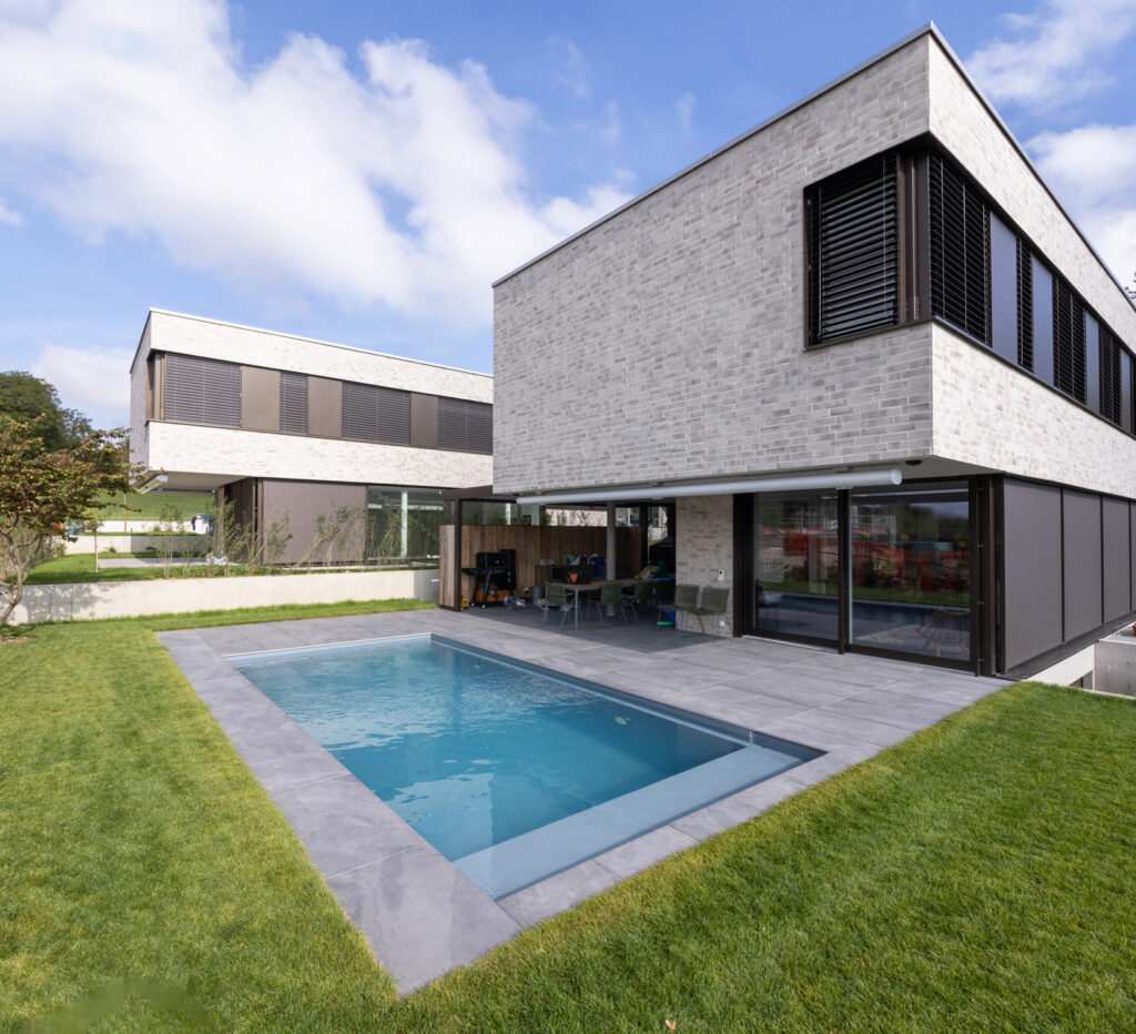 Riviera Pool Schwimmbecken